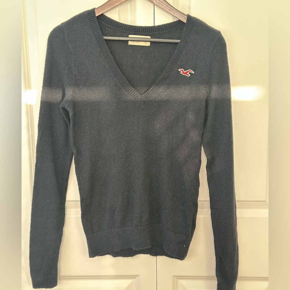 NWOT Hollister Women's Navy V-Neck Sweater - Picture 1 of 7